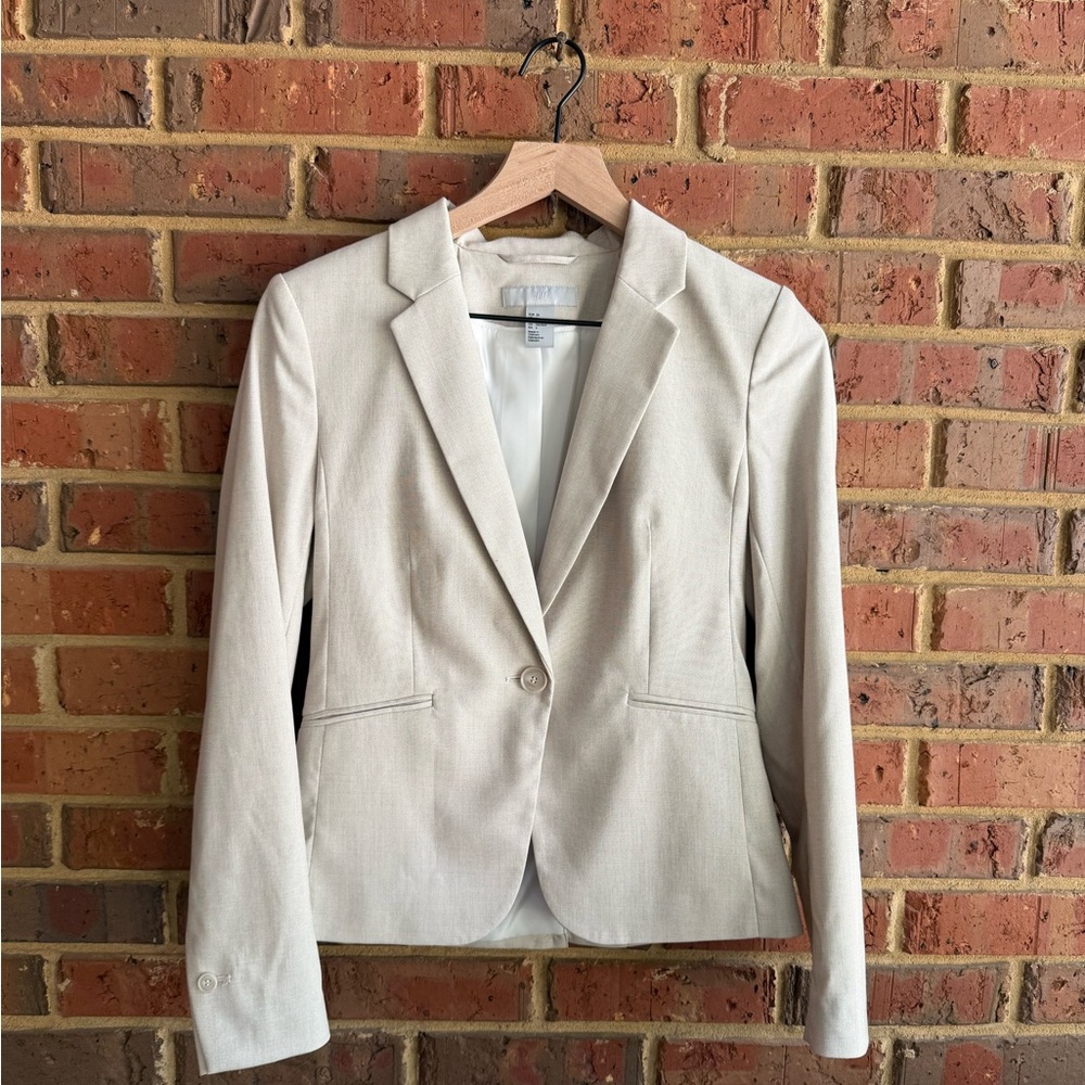 H&M Cream Blazer in Size 6